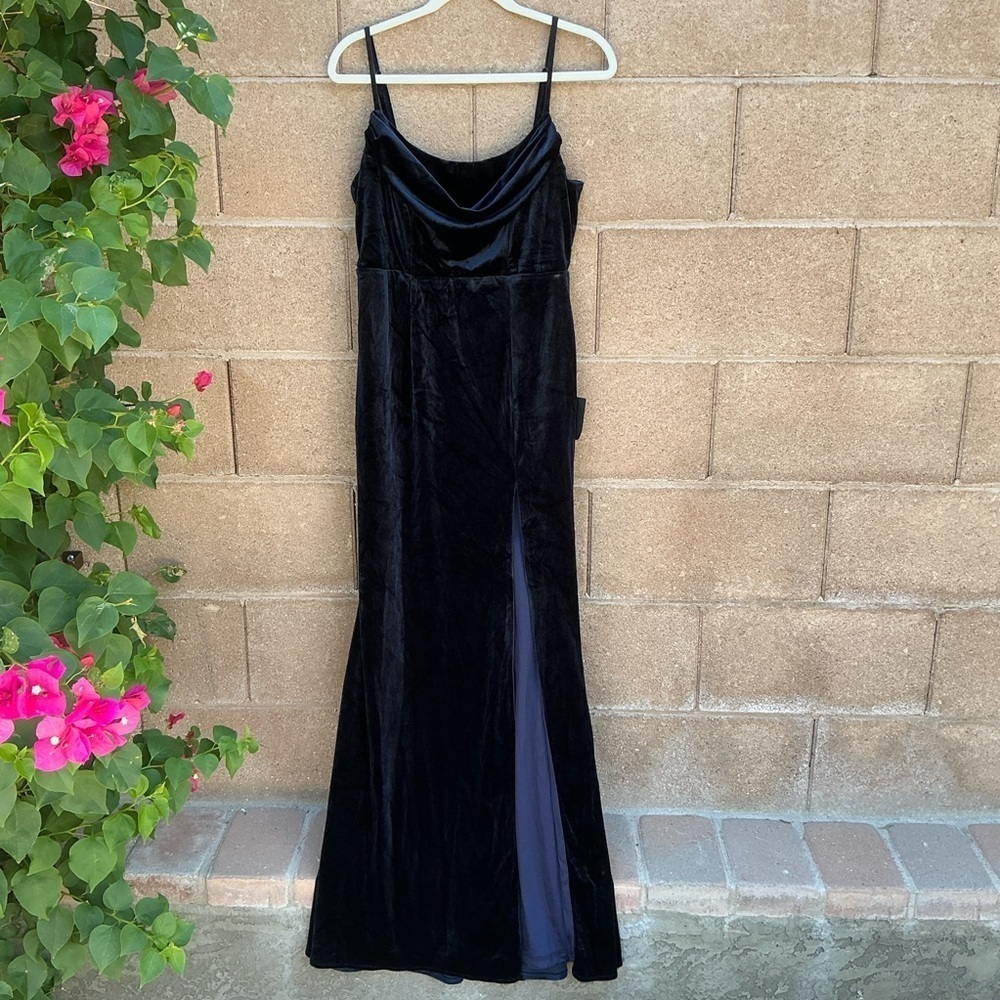 NWT Lulu’s Elegant Luxury Navy Blue Velvet Cowl Neck Maxi Dress Large Romantic - Picture 3 of 10